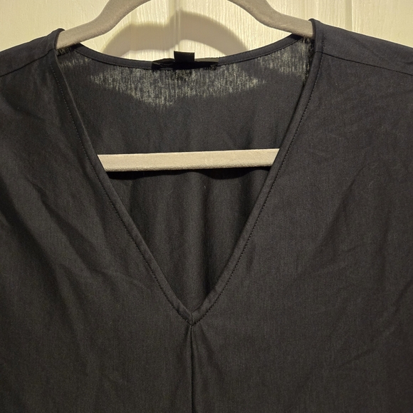 Cos Blouse Silk V-Neck Top Overshirt Women's Size Small Color Black - Picture 6 of 9